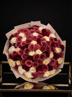Vintage Red Deluxe Bouquet